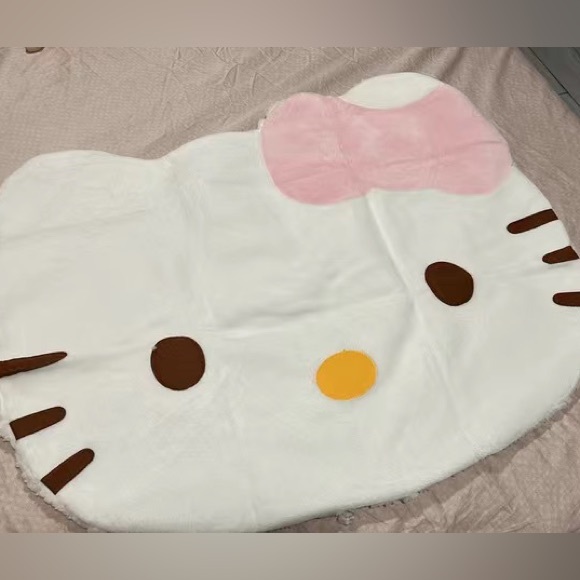 Hello Kitty Decor Mat - Picture 3 of 3